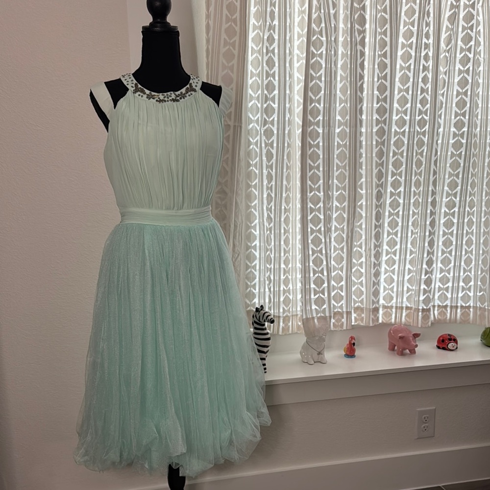 Green Sleeveless Halter Prom Dress